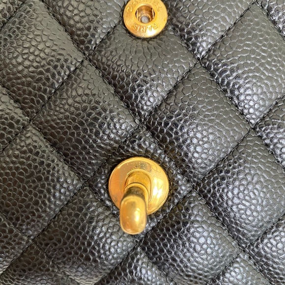 ❌SOLD❌CHANEL CLASSIC M FLAP BAG - Picture 8 of 16